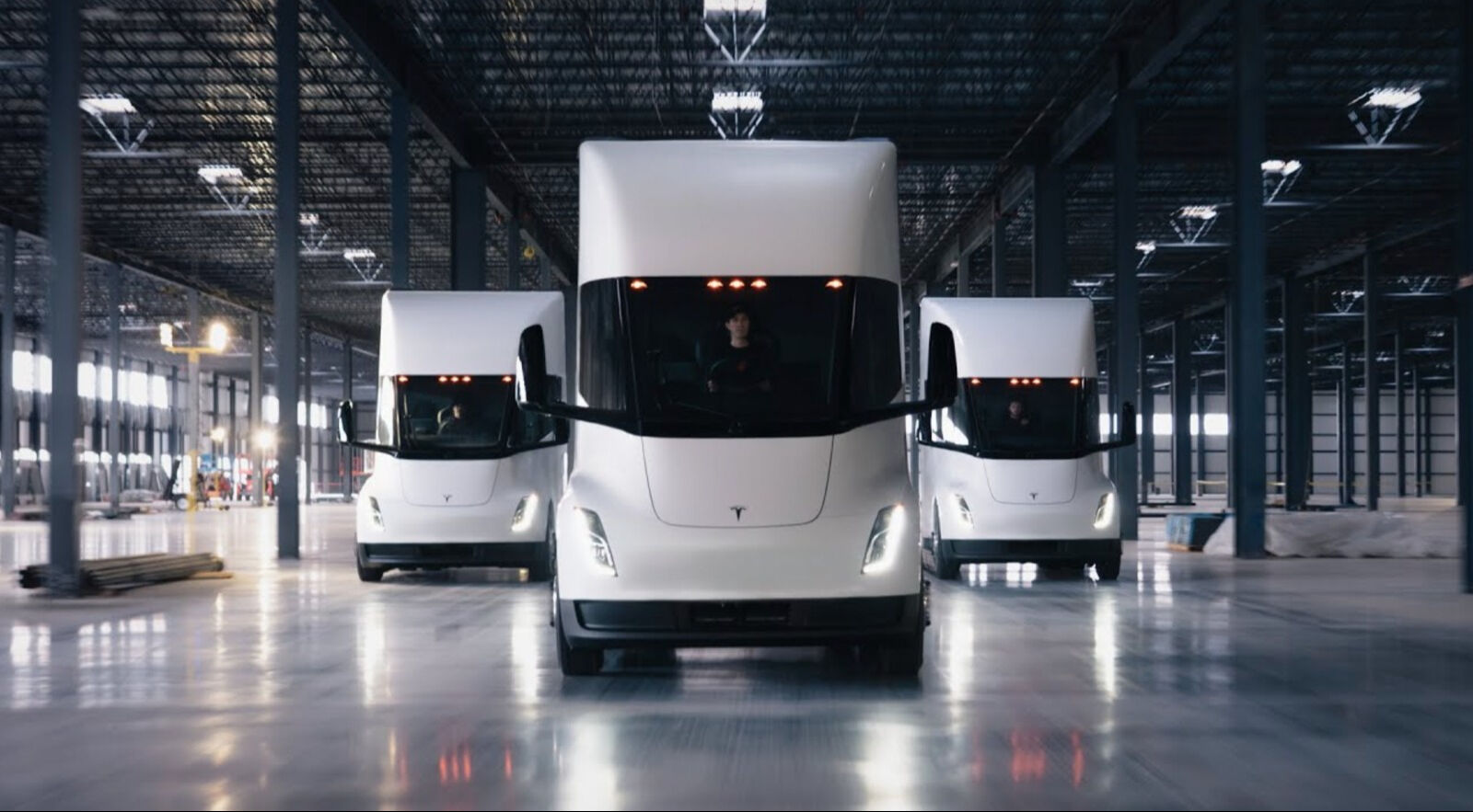 Tesla Semi tarih verdi: Elektrikli tırlar 2025 sonunda yollarda! Tesla Semi tarih verdi: Elektrikli tırlar 2025 sonunda yollarda! - 1. Resim
