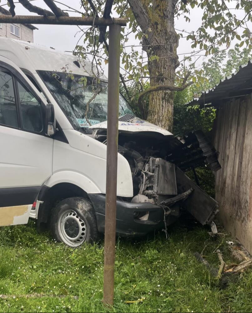 Düzce'de işçi servisi ağaca çarptı, çok sayıda yaralı var - 1. Resim