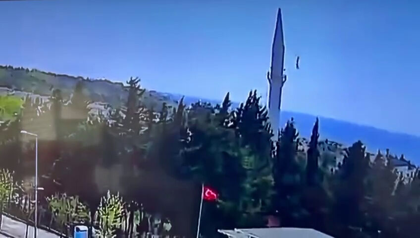 İstanbul'daki 6.2'lik depremden yeni görüntü! Faciadan dönülmüş İstanbul'daki 6.2'lik depremden yeni görüntü! Faciadan dönülmüş - 1. Resim