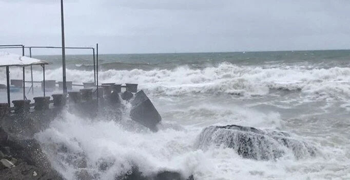 Marmara'da poyraz alarmı! Deniz ulaşımı 5 gündür aksıyor - 1. Resim