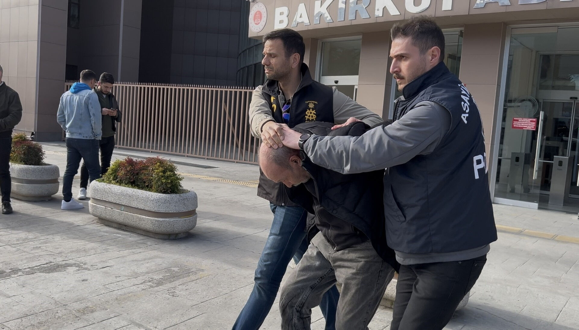 Matteo Ahmet Minguzzi’nin mezarına saldırmıştı! İstenen ceza belli oldu - 1. Resim