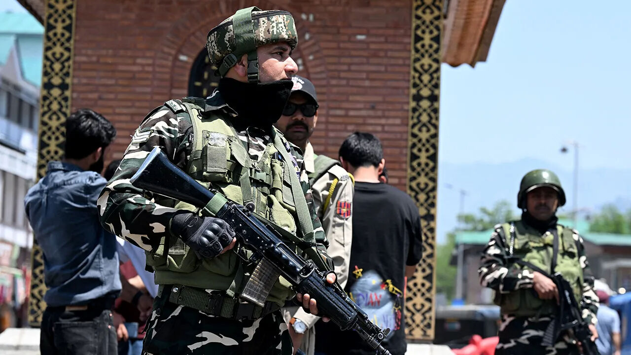 Nükleer güçler arasında savaş söylemleri arttı! Hindistan ve Pakistan arasında alışılmadık görüşme Nükleer güçler arasında savaş söylemleri arttı! Hindistan ve Pakistan arasında alışılmadık görüşme - 1. Resim