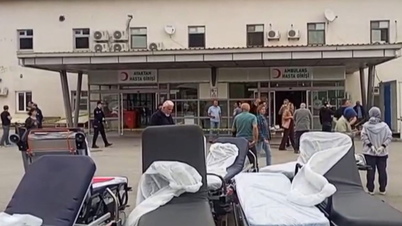 Tunceli Devlet Hastanesi'nde yangın! Hastalar tahliye edildi Tunceli Devlet Hastanesi'nde yangın! Hastalar tahliye edildi