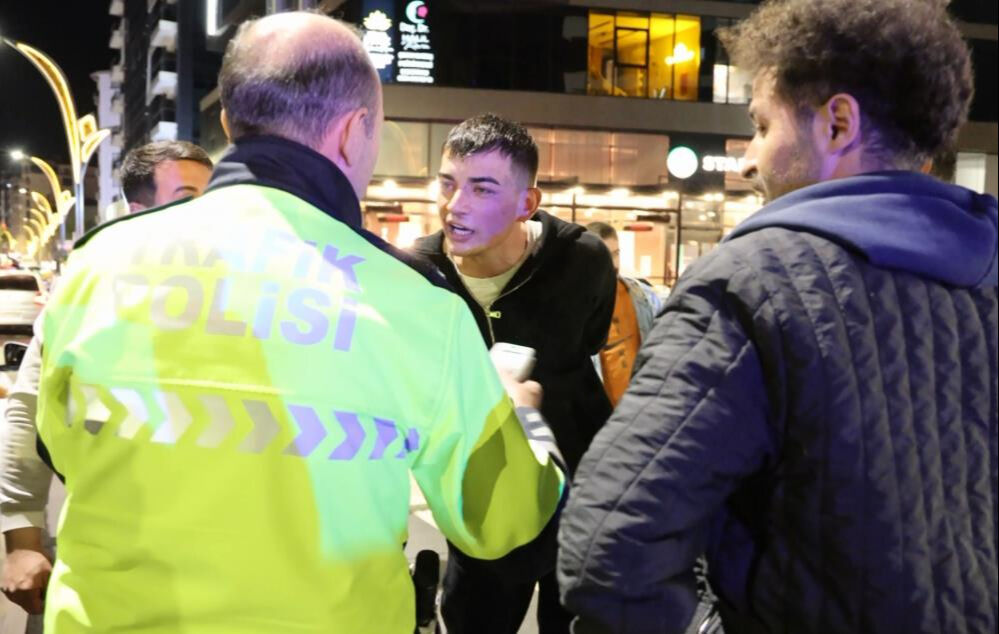Alkollü sürücünün söyledikleri ekipleri de şaşkına çevirdi! - 4. Resim
