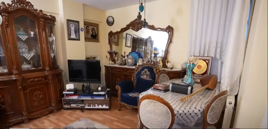 Bahçelievler'de 3 oda 1 salondan oluşan mütevazı evi gündem oldu! Bir bakan bir daha baktı Bahçelievler'de 3 oda 1 salondan oluşan mütevazı evi gündem oldu! Bir bakan bir daha baktı - 1. Resim