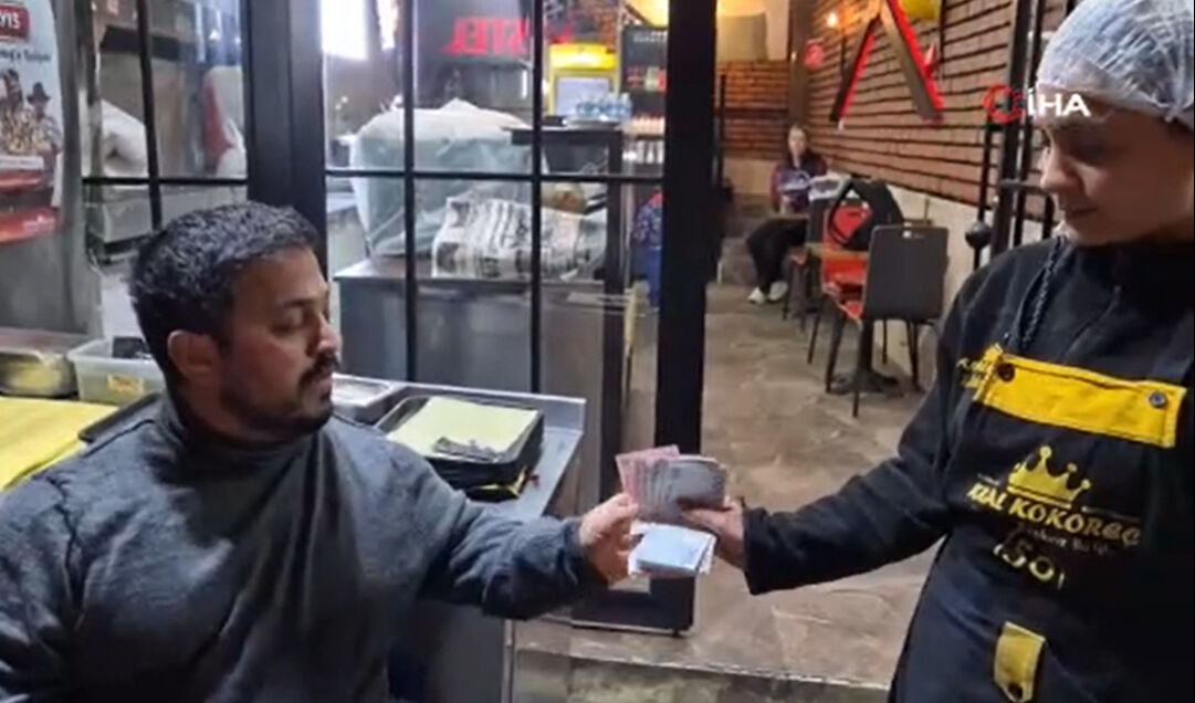 'Bir zamanlar iş&ccedil;iydim' dedi, 1 Mayıs'ta kazandığı t&uuml;m parayı &ccedil;alışanlarına verdi - 2. Resim