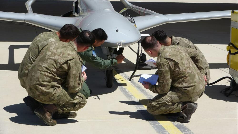 Isparta'da 18 haftalık zorlu eğitim! İHA pilotları burada yetişiyor - 1. Resim