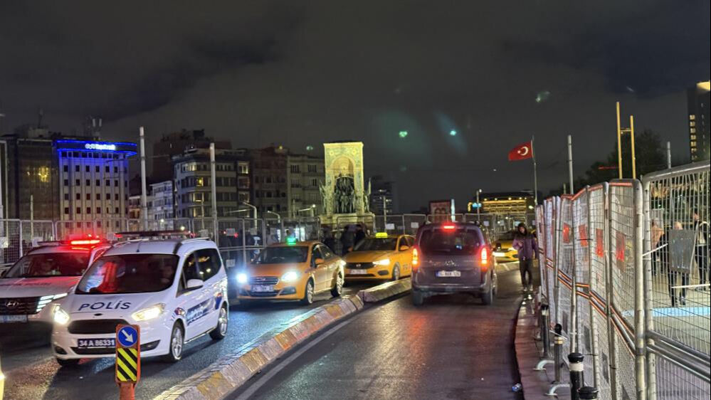 İstanbul'da tedbirler kaldırıldı, kapanan yollar yeniden açıldı İstanbul'da önlemler kaldırıldı, kapanan yollar yeniden açıldı - 2. Resim