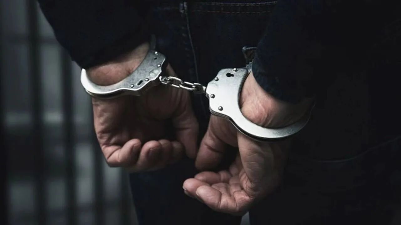 İzmir'de 19 yaşındaki genç kız camdan giren kurşunla hayatını kaybetmişti! Sır perdesi aralandı: 1 kişi tutuklandı İzmir'de 19 yaşındaki genç kız camdan giren kurşunla hayatını kaybetmişti! Sır perdesi aralandı: 1 kişi tutuklandı