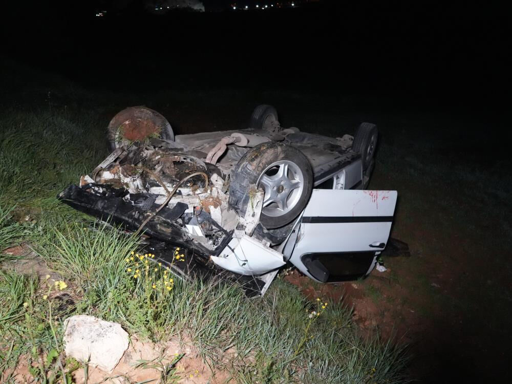 Karabük'te feci kaza! Araba 40 metre yükseklikten uçtu - 1. Resim