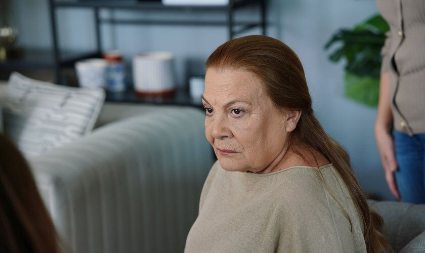 Kızılcık Şerbeti Sönmez Hanım öldü mü, diziden ayrılıyor mu? Aliye Uzunatağan'ın akıbeti gündemde - 2. Resim