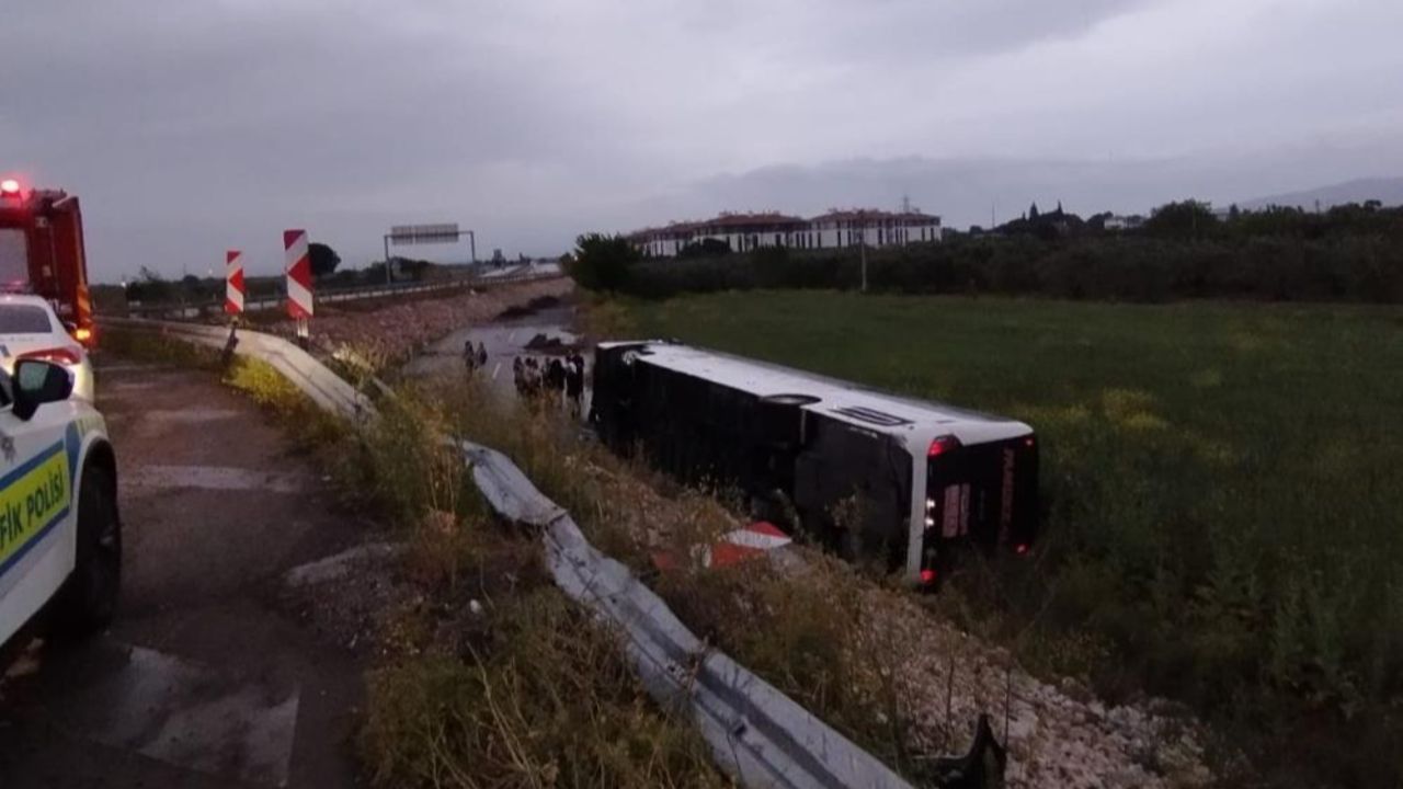 Manisa'da yolcu otobüsü kaza yaptı! Çok sayıda yaralı var Manisa'da yolcu otobüsü kaza yaptı! Çok sayıda yaralı var