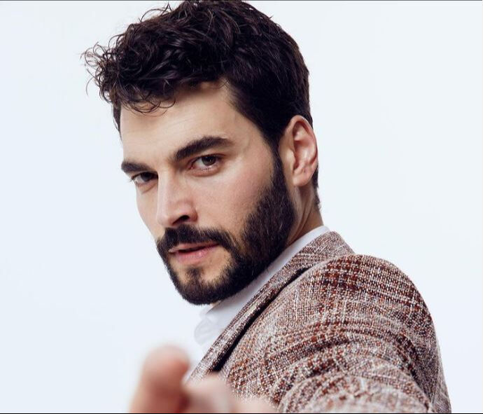 Oyuncu Akın Akınözü ekranlara geri dönüyor! İddialı dizinin kadrosunda... - 1. Resim