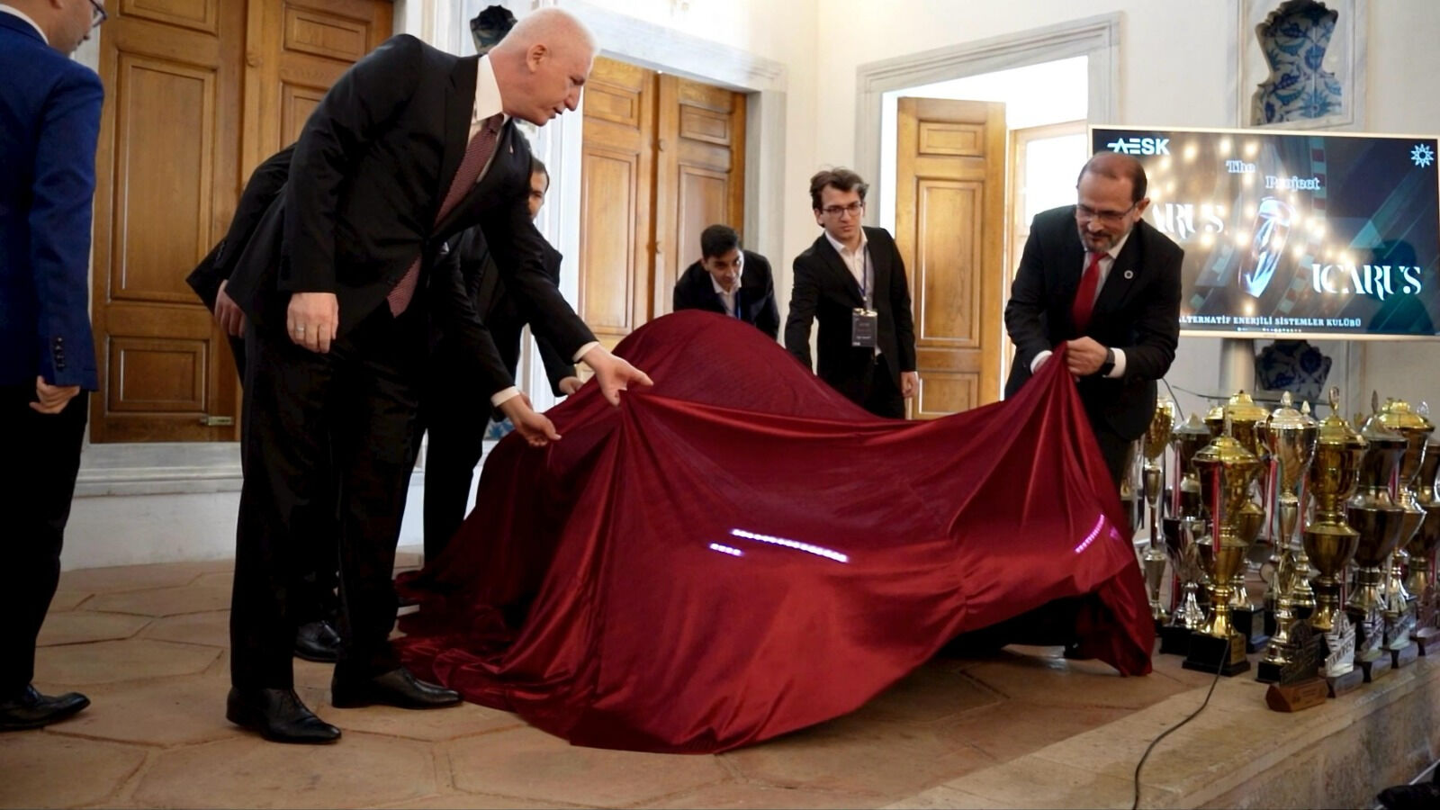 YTÜ’nün elektrikli yarış otomobili ICARUS Avrupa seferine çıktı - 1. Resim