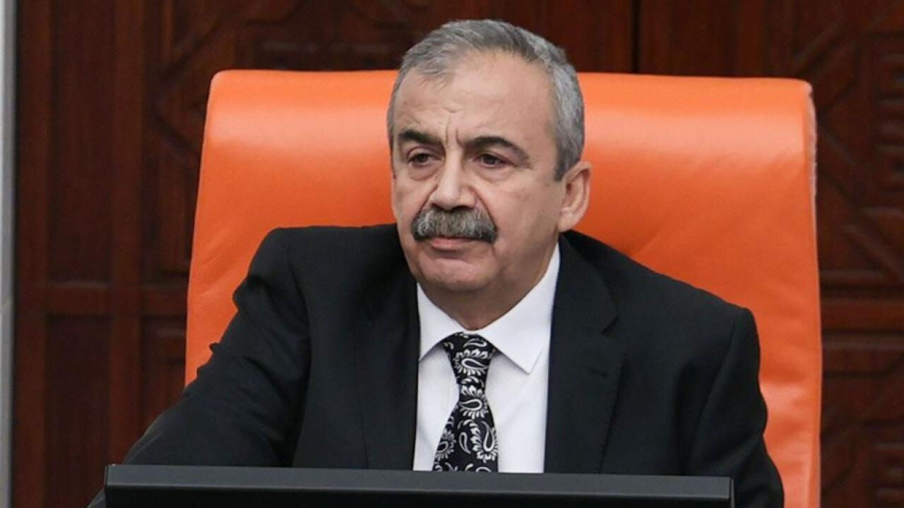 18 gündür yoğun bakımdaydı! Sırrı Süreyya Önder, hayatını kaybetti - 1. Resim