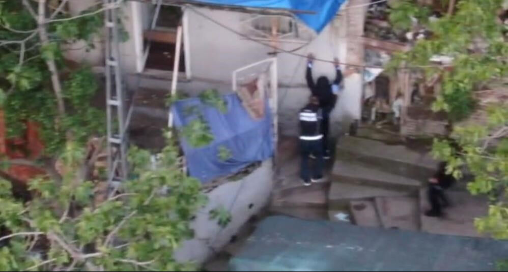 600 personel katıldı! Şafak vakti baskın... 34 şüpheli tutuklandı - 2. Resim