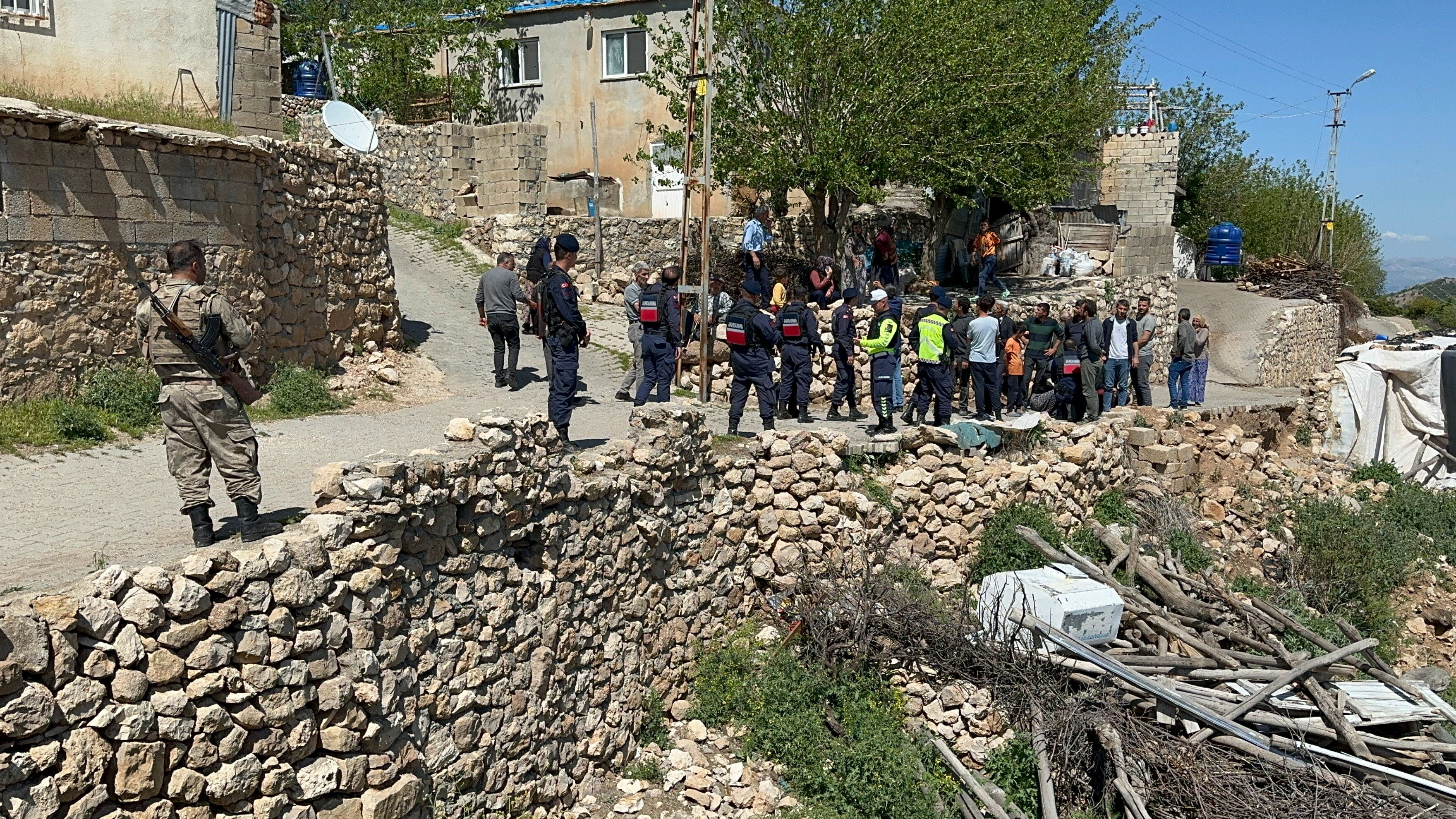 Adıyaman'da husumetli aileler birbirine girdi: 5 yaralı, 15 gözaltı - 1. Resim