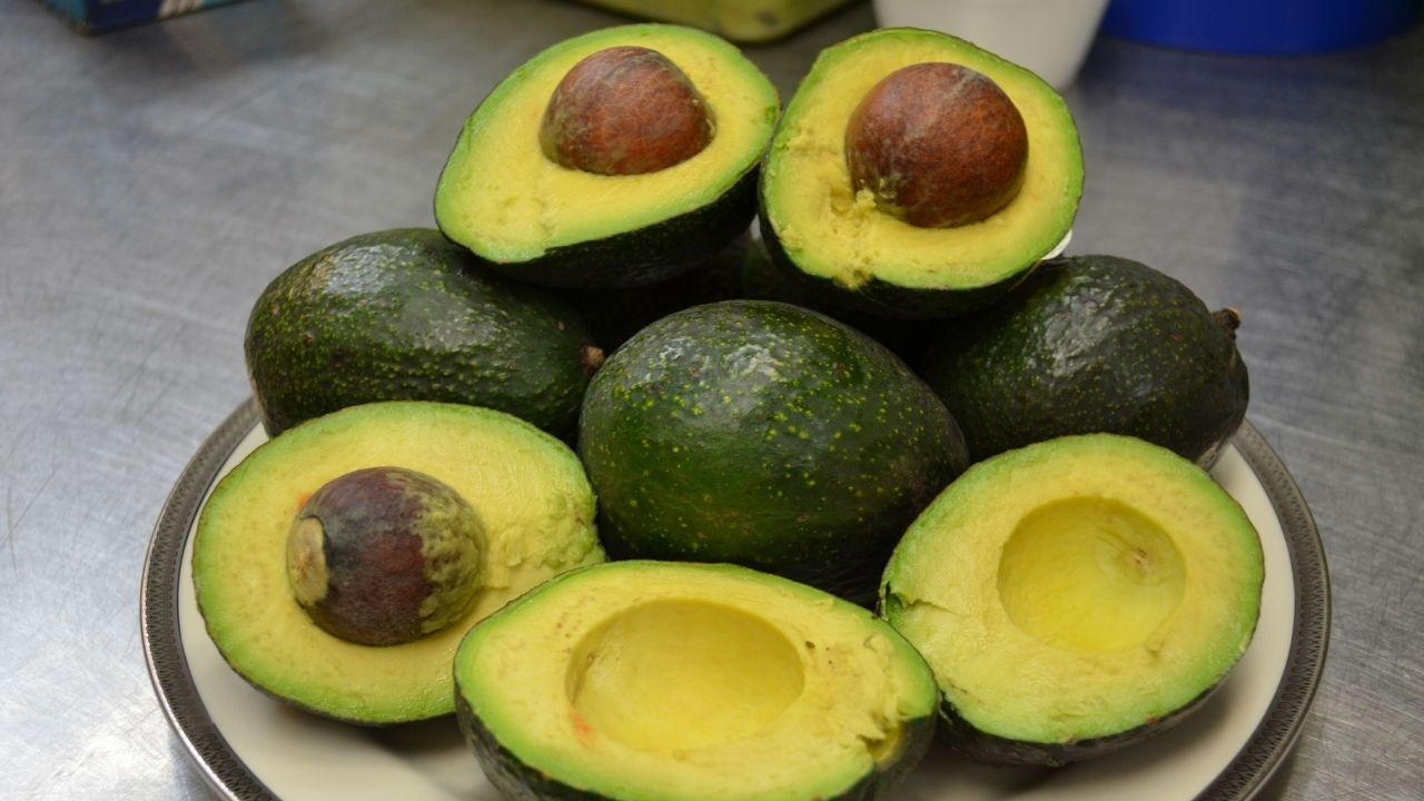 Avokadoyu hızla olgunlaştırmanın püf noktaları: Bu yöntemler dikkat çekiyor Avokadoyu hızla olgunlaştırmanın püf noktaları - 2. Resim