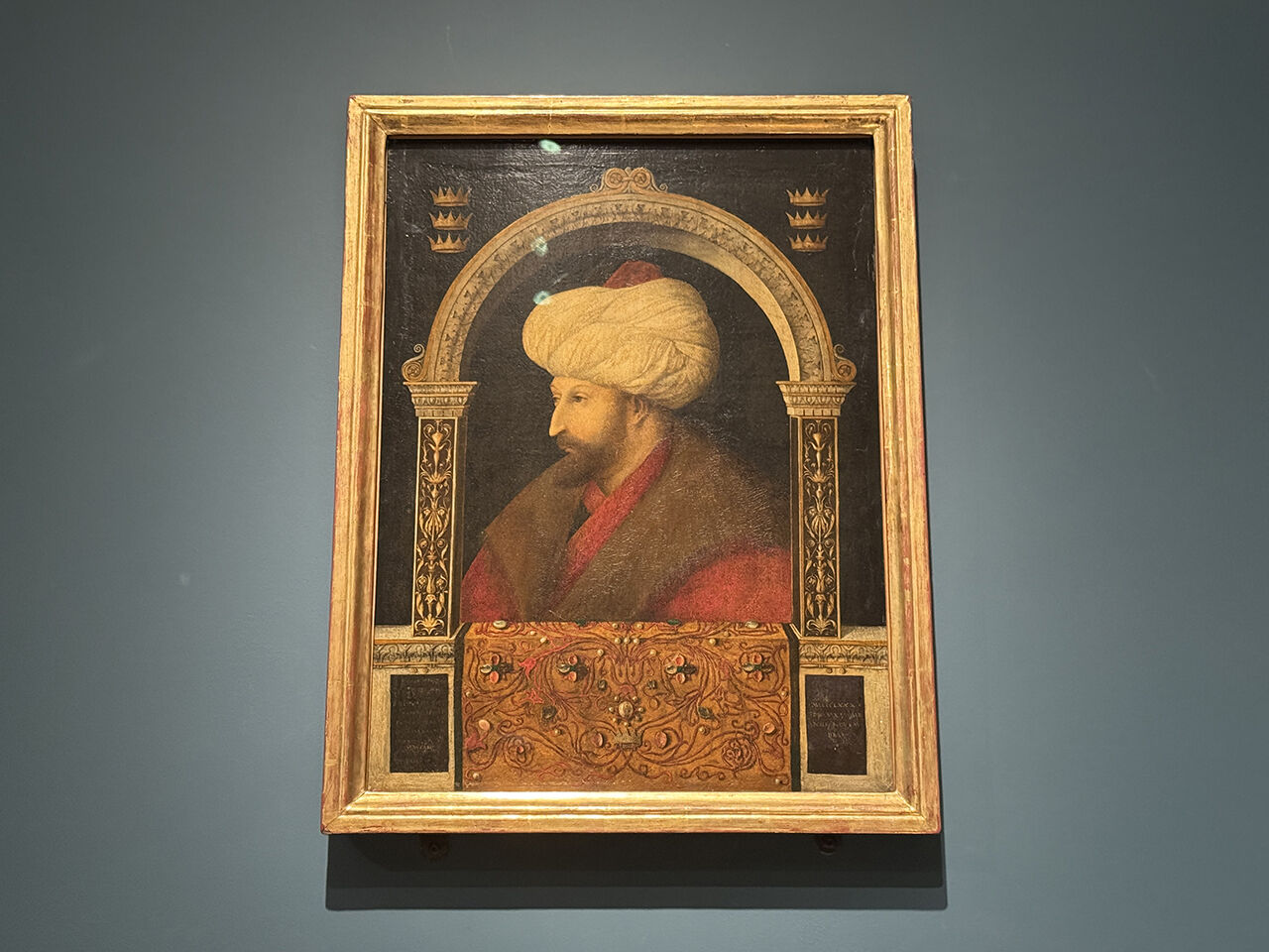 Avrupalılar hayranlıkla inceliyor! Fatih Sultan Mehmed portresi Londra'da sergileniyor - 2. Resim