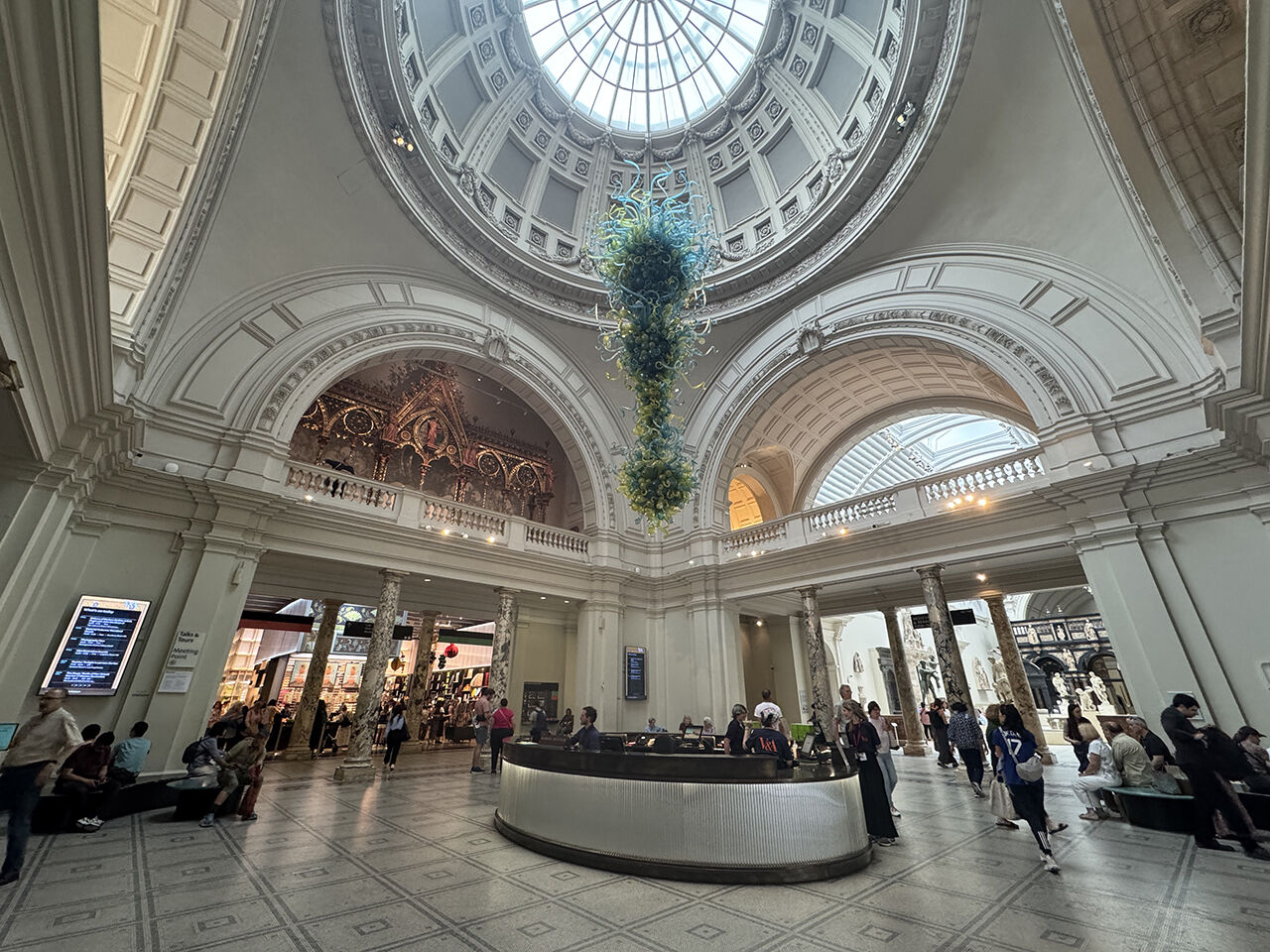 Avrupalılar hayranlıkla inceliyor! Fatih Sultan Mehmed portresi Londra'da sergileniyor - 4. Resim