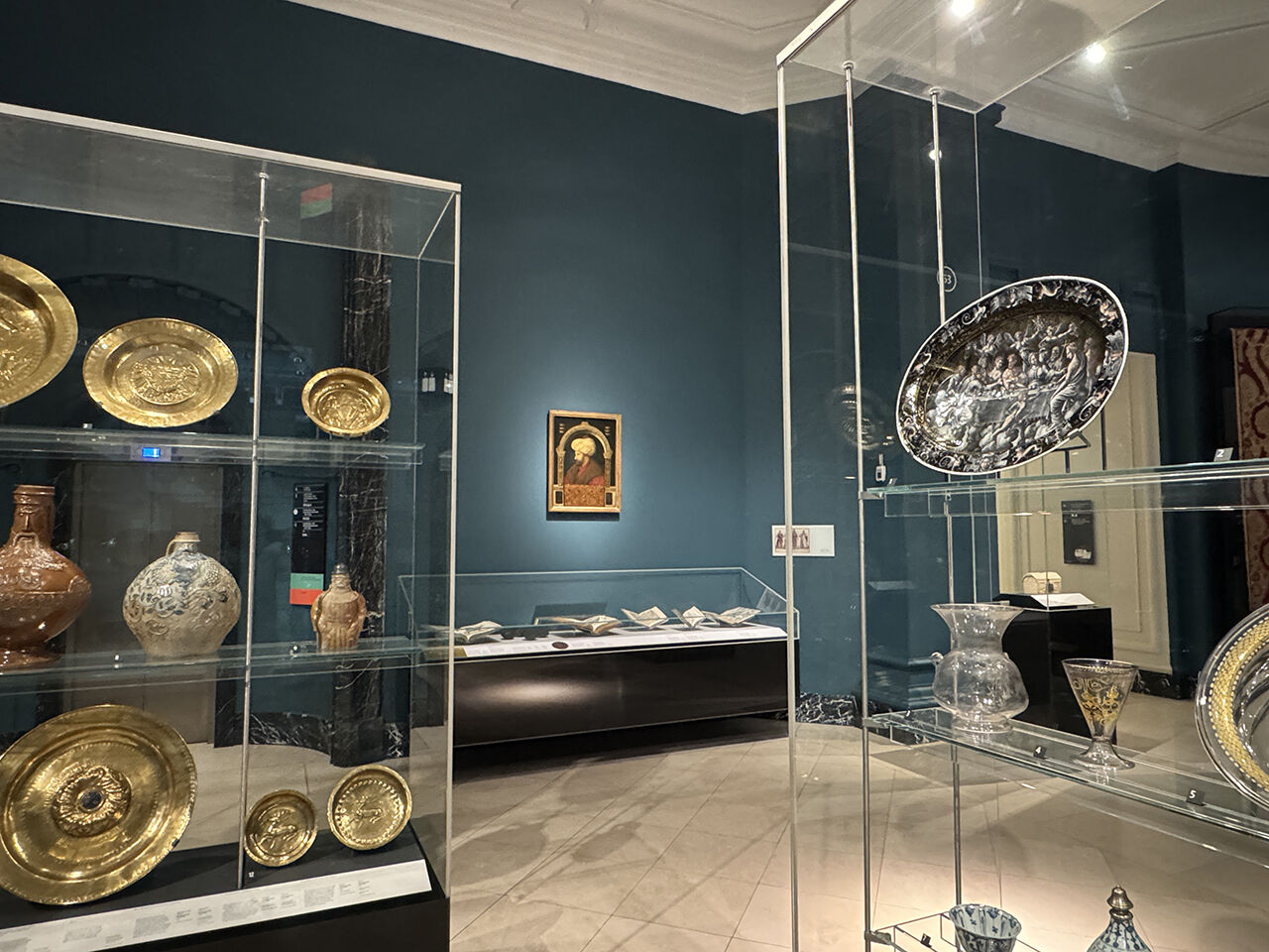 Avrupalılar hayranlıkla inceliyor! Fatih Sultan Mehmed portresi Londra'da sergileniyor - 1. Resim