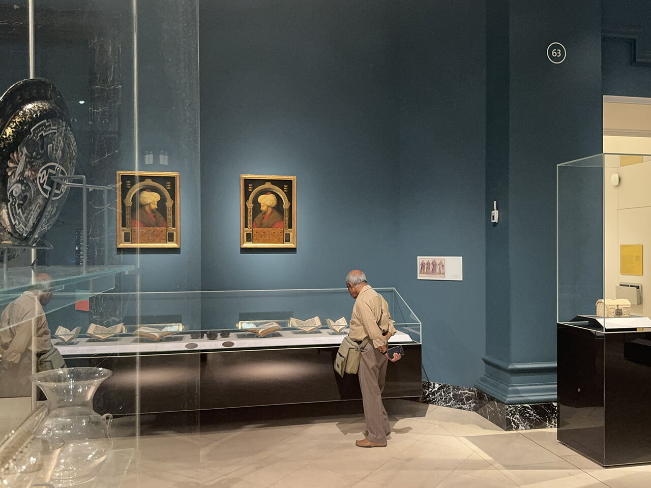 Avrupalılar hayranlıkla inceliyor! Fatih Sultan Mehmed portresi Londra'da sergileniyor - 5. Resim