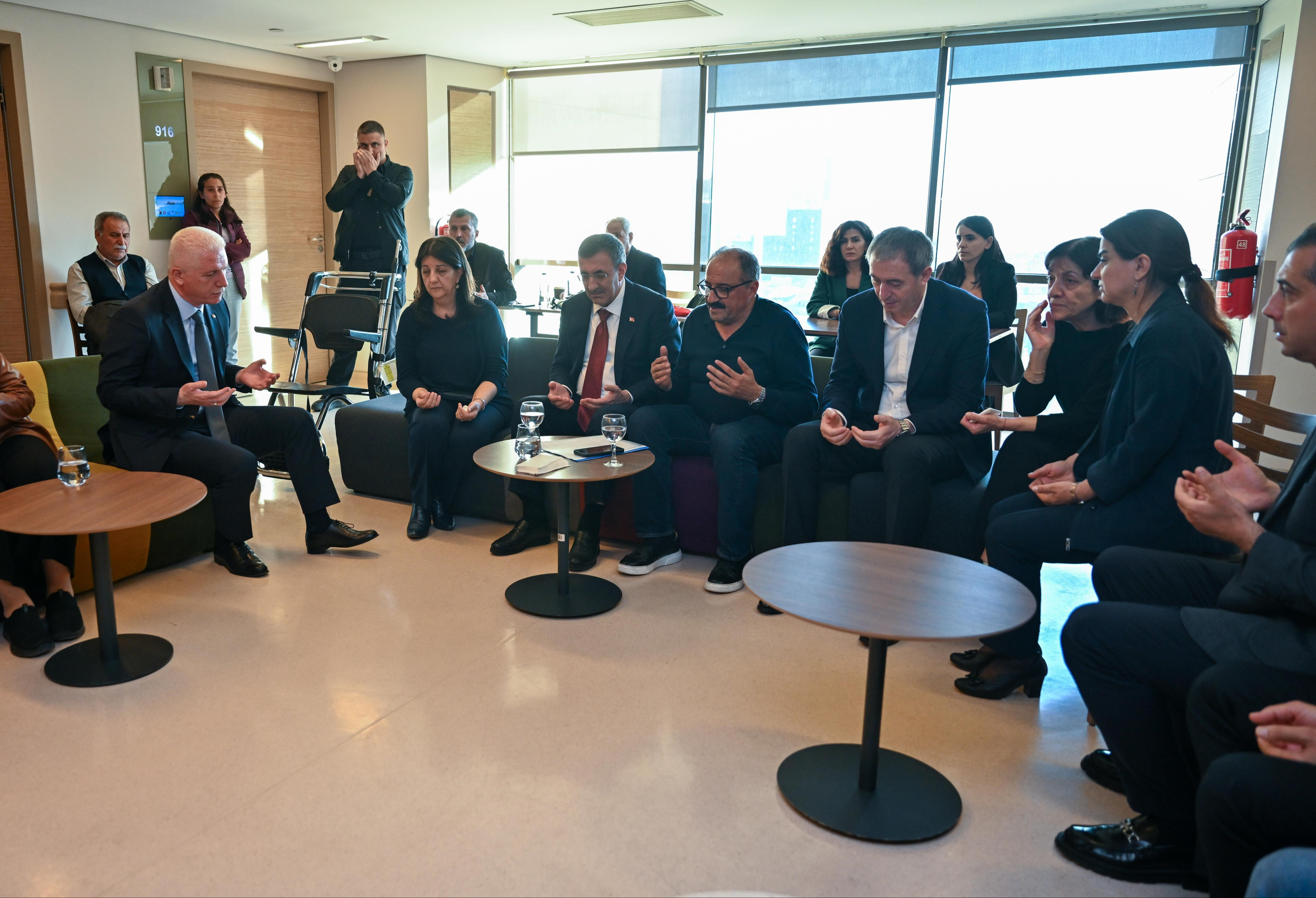 Cevdet Yılmaz'dan Sırrı Süreyya Önder’in ailesine taziye ziyareti - 1. Resim