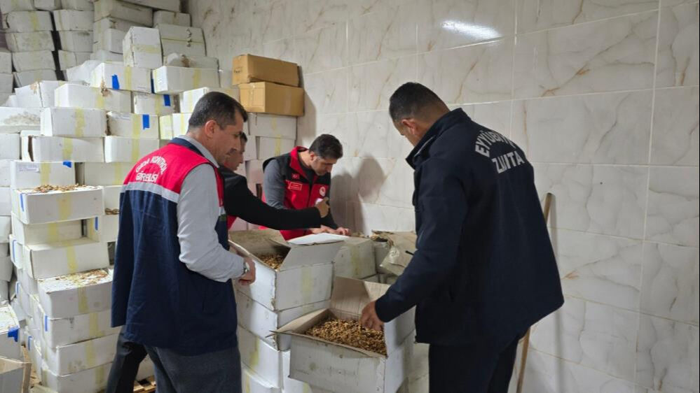 Depolarında tonlarca kurtlanmış ceviz yakalanmıştı! Ünlü baklavacıdan çelişkili açıklamalar - 1. Resim