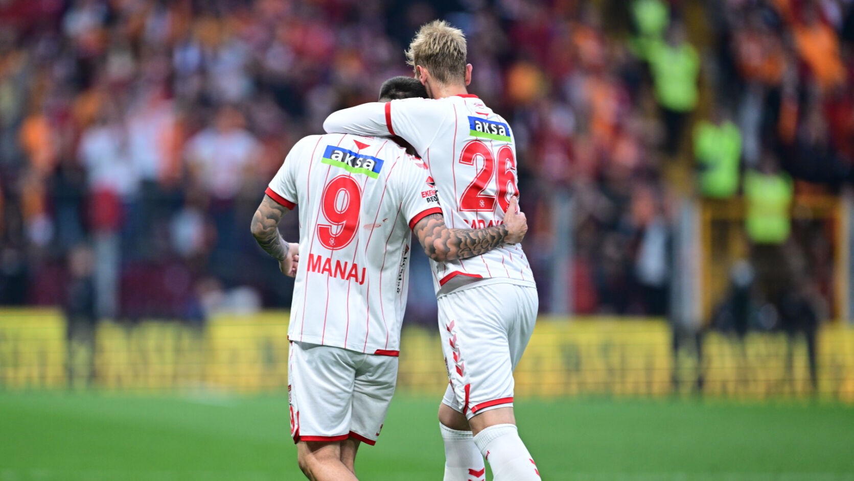 Gol düellosunda 3 puan Galatasaray'ın! Derbi öncesi fark 8'e çıktı CANLI ANLATIM | Galatasaray - Net Global Sivasspor - 1. Resim