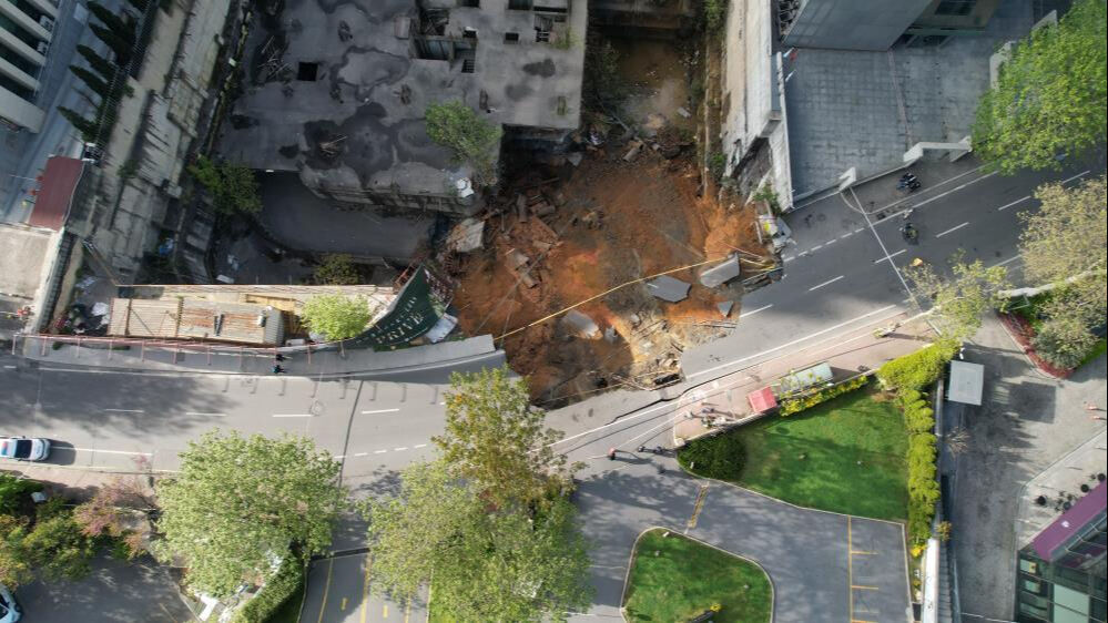 Maslak'ta inşaat sırasında yol çöktü! Ekipler bölgede - 2. Resim