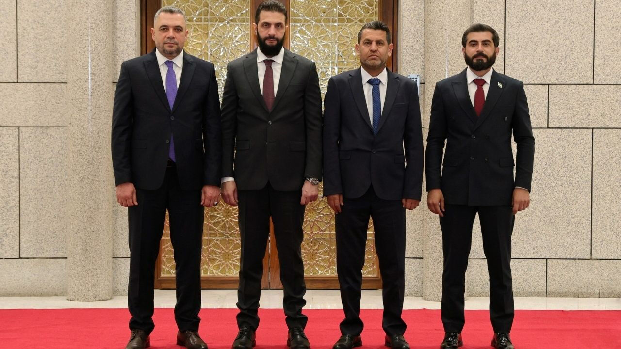 Suriye Cumhurbaşkanı Şara, Şam'da Türkmen Meclisi heyetini kabul etti Suriye Cumhurbaşkanı Şara, Şam'da Türkmen Meclisi heyetini kabul etti - 1. Resim