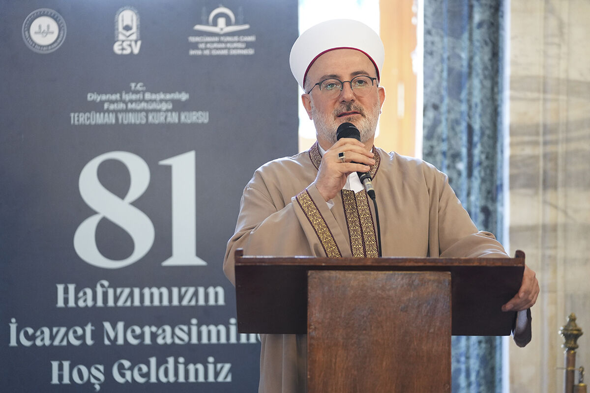 81 kere maşallah! Fatih Camii'nde hafızlık icazeti alan gençler görenleri duygulandırdı - 6. Resim