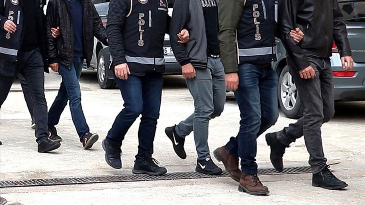 Ankara'da kumarbazlara operasyon! Çok sayıda gözaltı var Ankara'da kumarbazlara operasyon! Çok sayıda gözaltı var