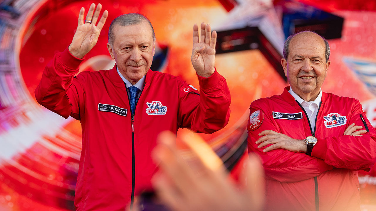 Cumhurbaşkanı Erdoğan'dan uçakta net mesajlar: Teknofest, KKTC, EOKA, İstanbul depremi... - 3. Resim