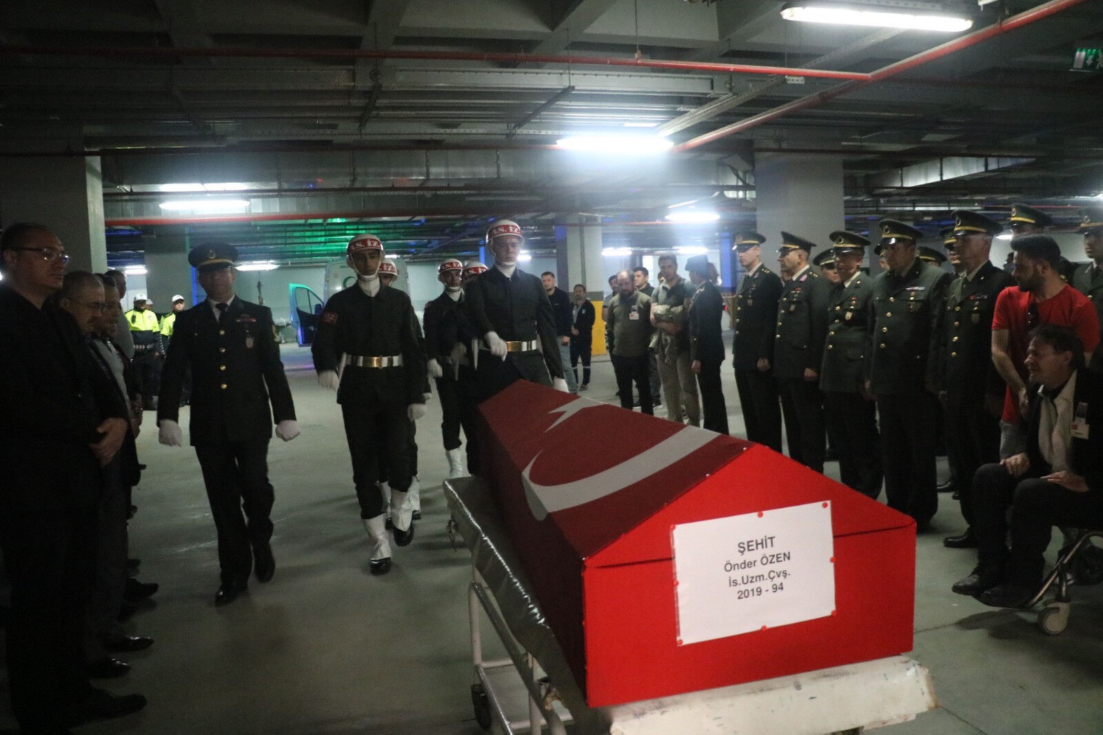 Küçük Alya'nın şehit babasına son vedası duygulandırdı! 