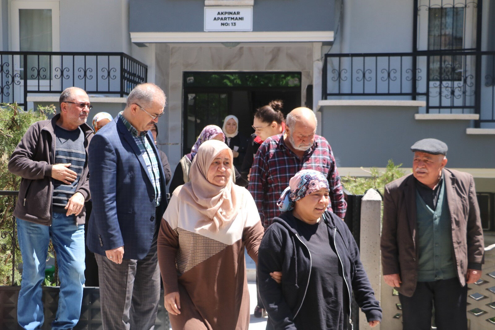 Küçük Alya'nın şehit babasına son vedası duygulandırdı! 