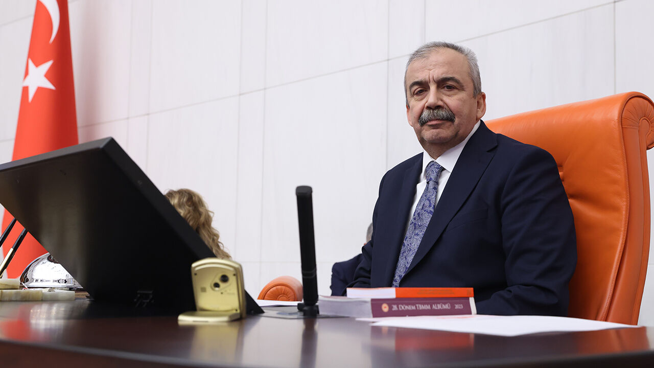 Sırrı Süreyya Önder, İyi Partili vekilden 1 ay önce yardım istemiş Sırrı Süreyya Önder, İyi Partili vekilden 1 ay önce yardım istemiş - 1. Resim