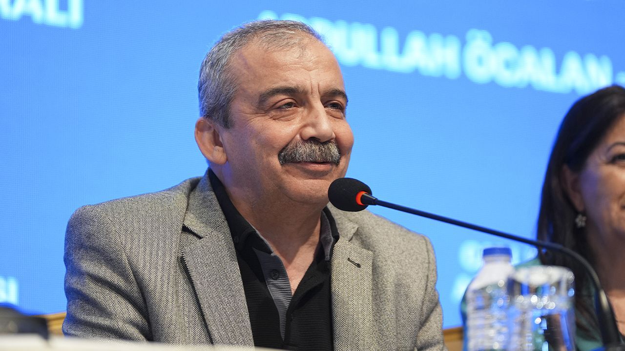 Sırrı Süreyya Önder, İyi Partili vekilden 1 ay önce yardım istemiş Sırrı Süreyya Önder, İyi Partili vekilden 1 ay önce yardım istemiş