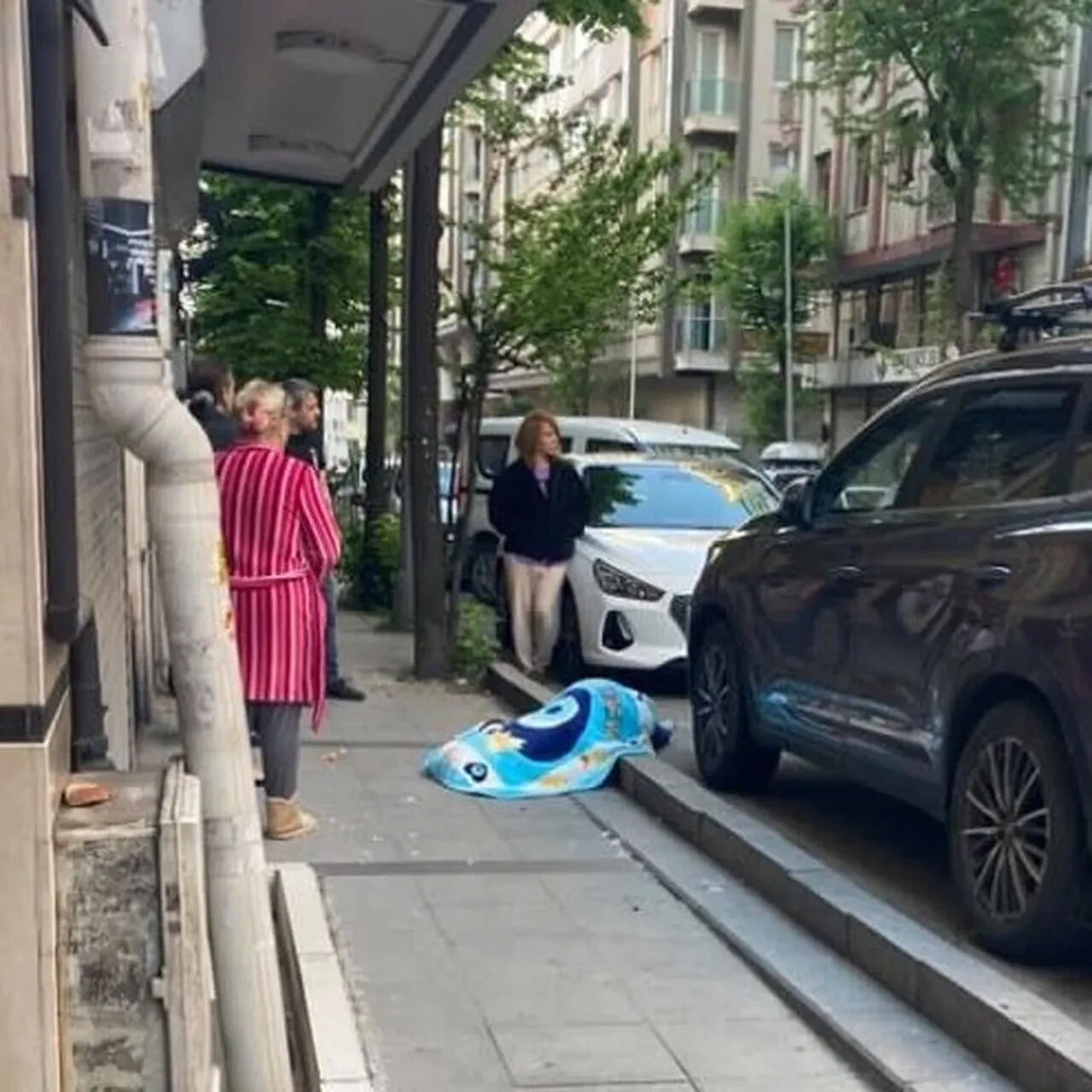 Bahar Aksu'nun katledilmesine tanık olan Nur Sürer, dehşet anlarını anlattı: Duyanların kanı dondu Bahar Aksu'nun katledilmesine tanık olan Nur Sürer, dehşet anlarını anlattı: Duyanların kanı dondu - 1. Resim
