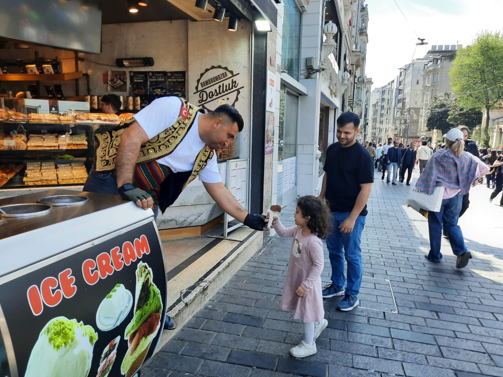 Bahardan yaza hızlı geçiş! Sıcaklıklar çarşamba günü uçacak - 2. Resim