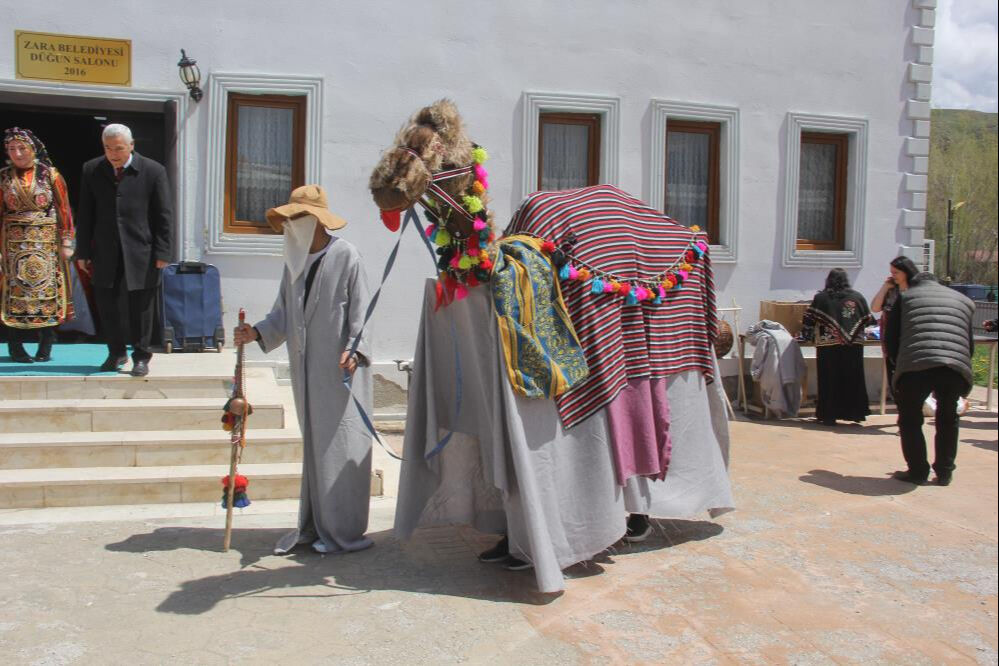 Gören dönüp bir daha baktı! Asırlık geleneği yeniden canlandırdılar - 2. Resim