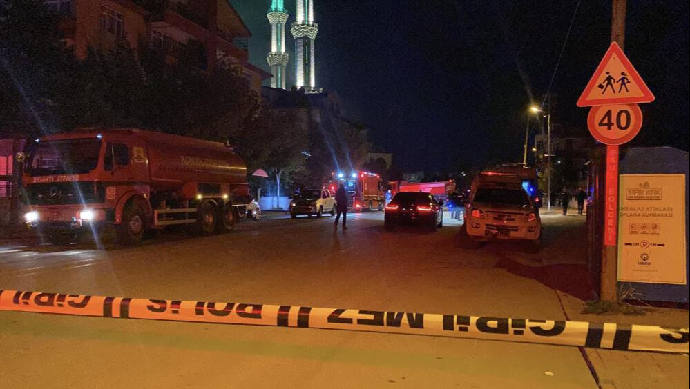 Konya'da bir apartmanda patlama oldu! Valilikten açıklama geldi, 12 yaralı var - 2. Resim