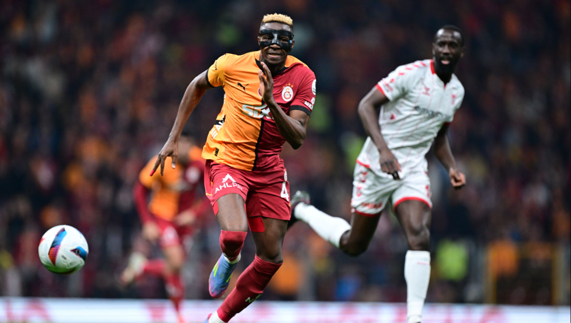 Lider Galatasaray, şampiyonluk yoluna her anlamda girdi: Parçalıyor! - 1. Resim