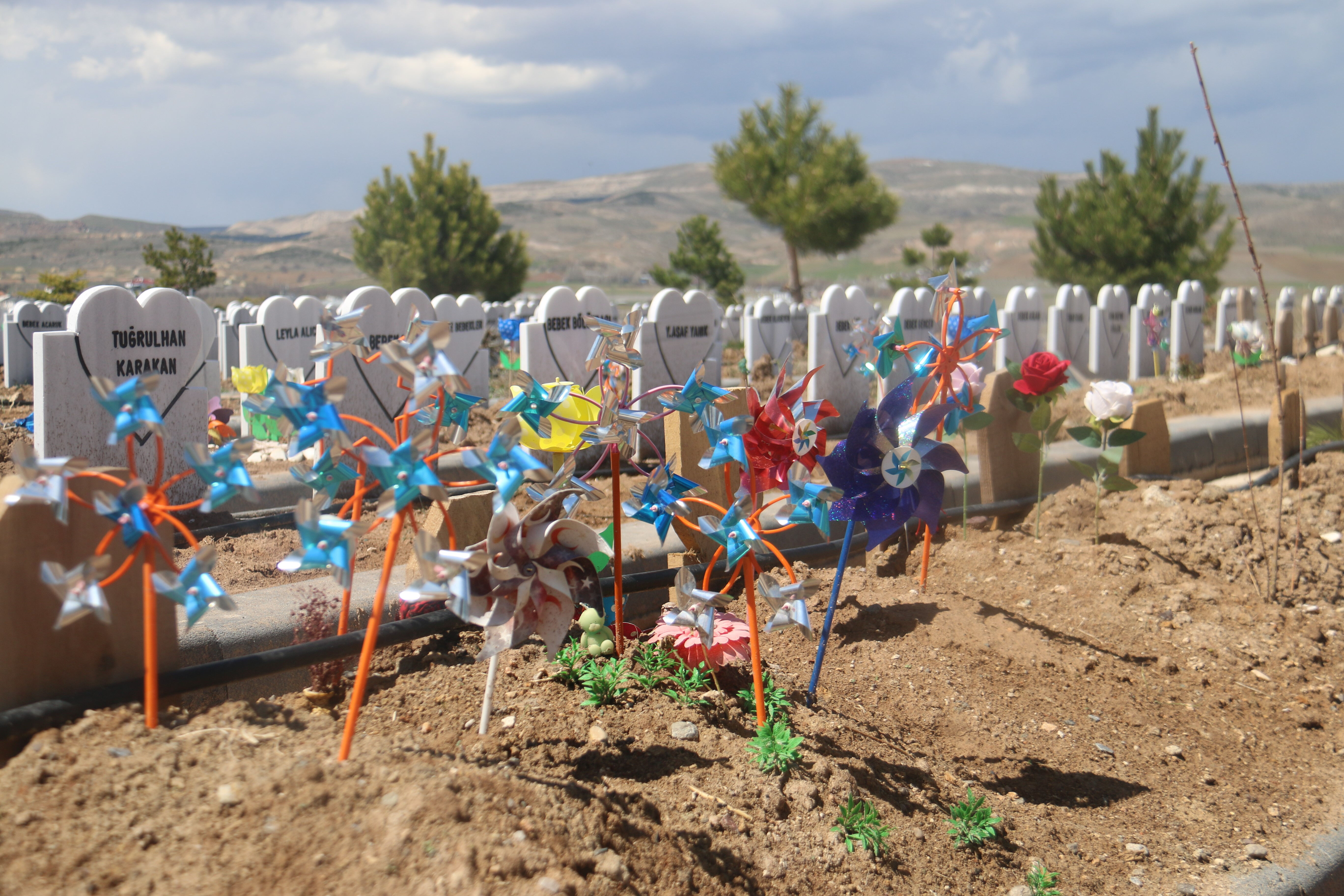 O kalplere ne hayat ne de isim sığdı: Sivas'ın en sessiz mezarlığı - 3. Resim