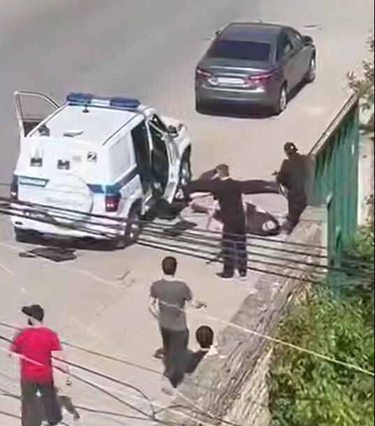 Rusya’da silahlı saldırı: 3 polis hayatını kaybetti Rusya’da silahlı saldırı: 3 polis hayatını kaybetti - 1. Resim