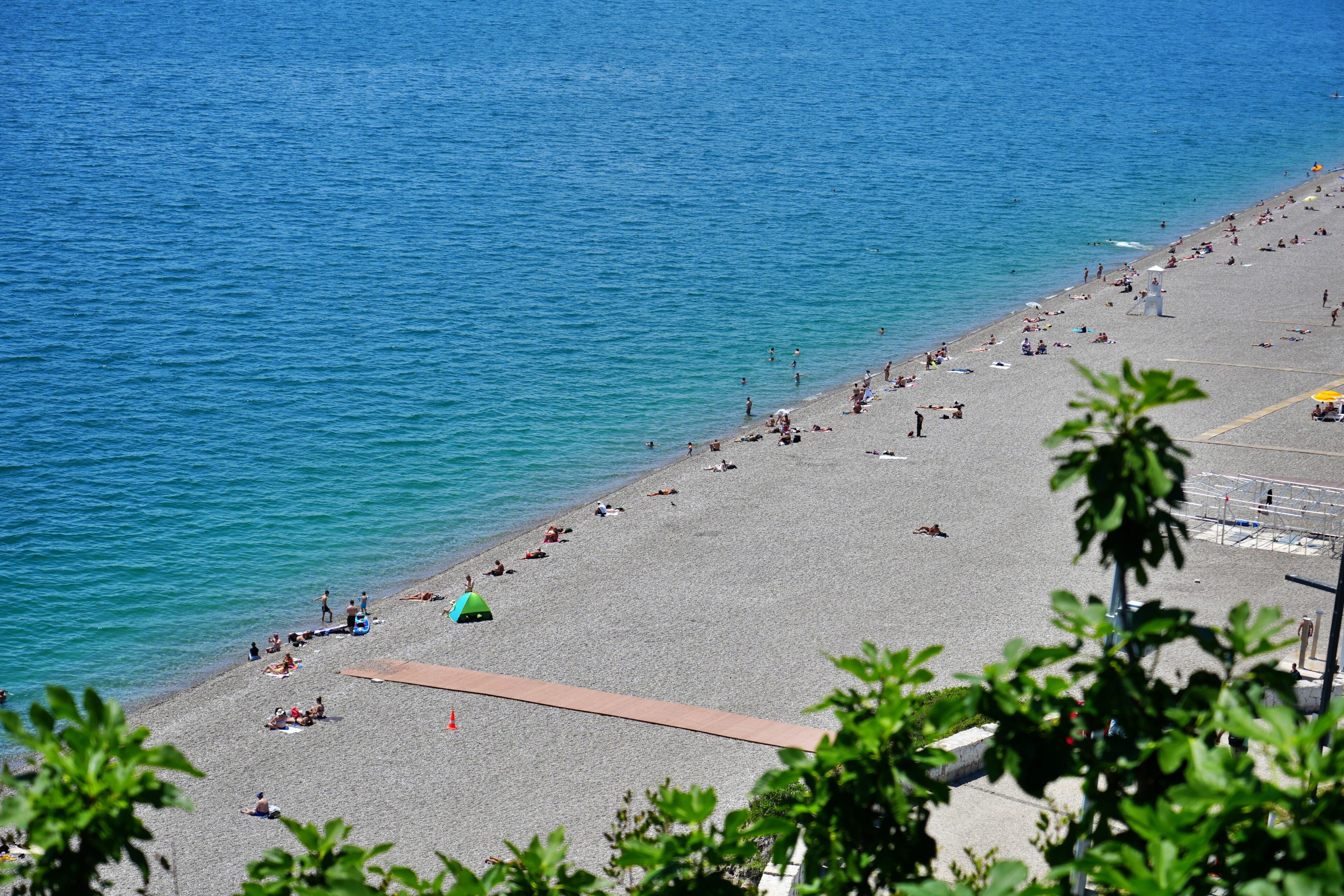 Termometreler 28 dereceyi gösterdi! Mayısın ilk haftasında denize giriyorlar - 1. Resim