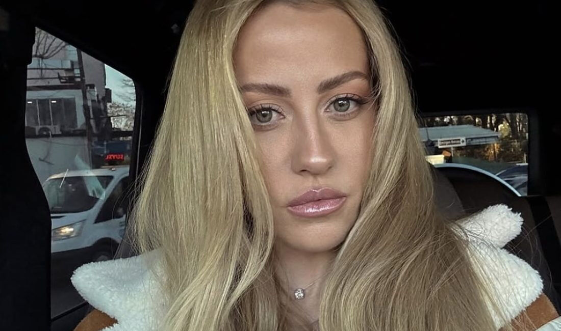 Ünlü şarkıcı Derya Uluğ korku dolu o anları anlattı! "Hayatımın en zor sahnesini yaptım" Ünlü şarkıcı Derya Uluğ korku dolu o anları anlattı! "Hayatımın en zor sahnesini yaptım" - 1. Resim