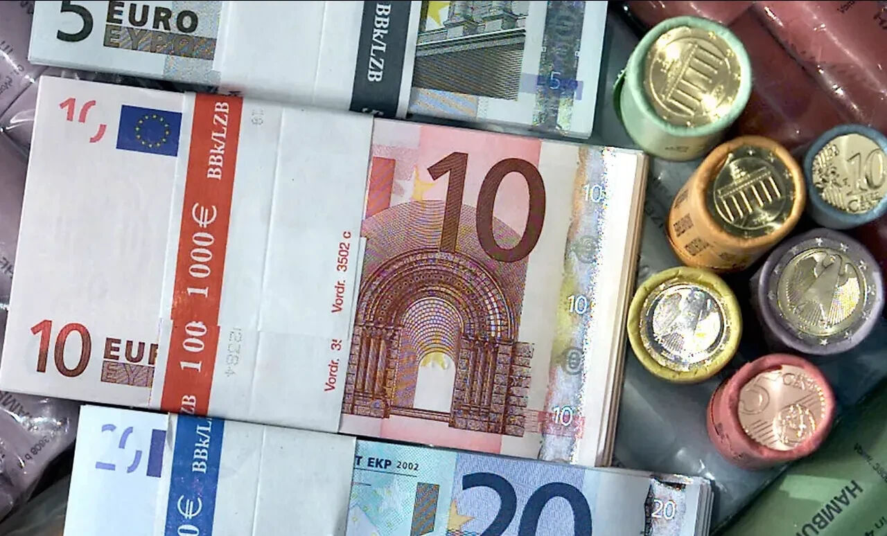 Yatırım yapmadan dikkat! Euro ve Sterlin ne kadar oldu? - 3. Resim