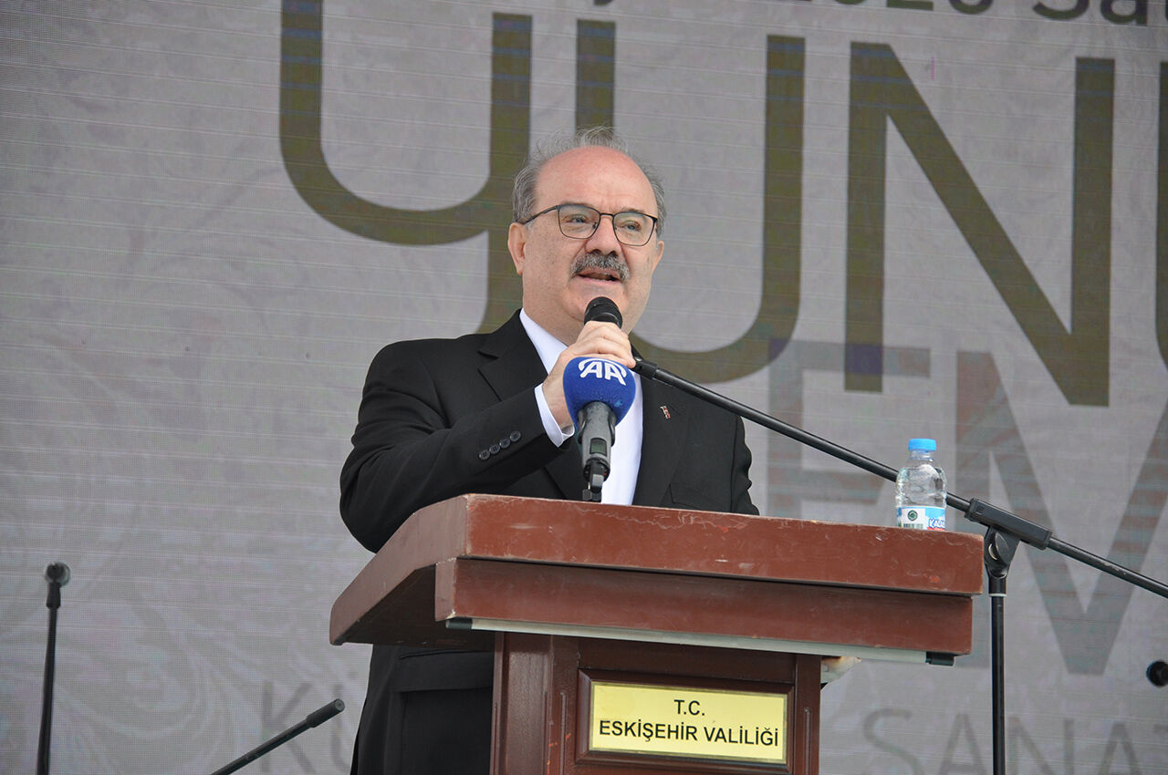 Akın akın türbesine geldiler! Dünya onun şiirlerini Yunus Emre kabri başında dualarla anıldı - 6. Resim