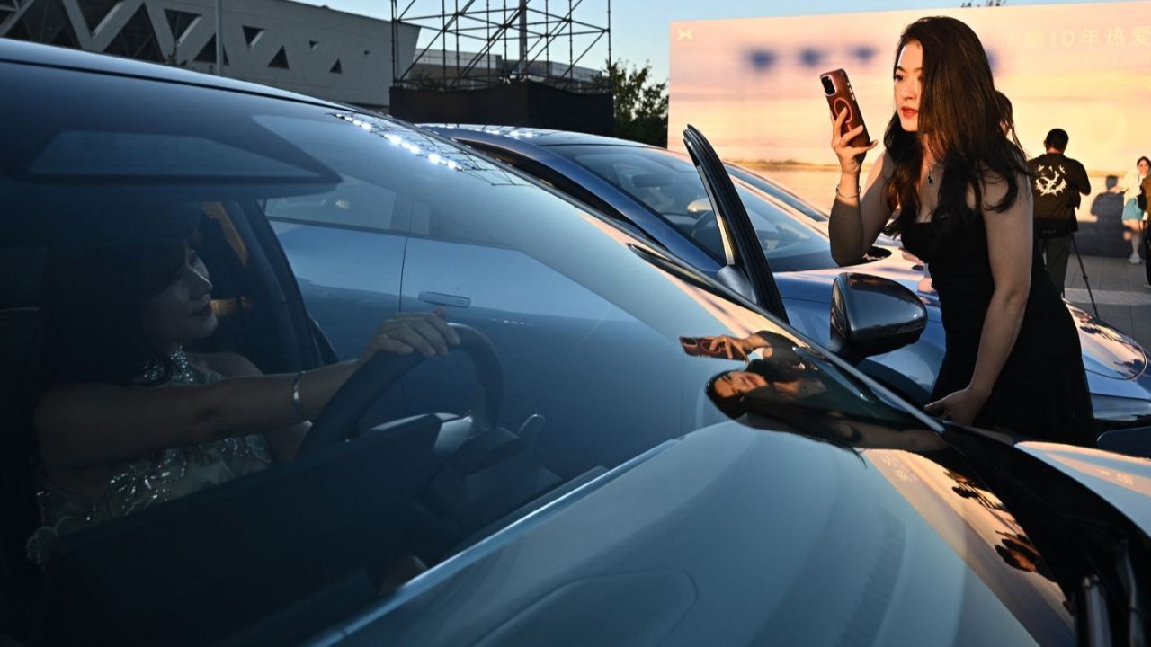 Araştırmaya göre otomobile en düşkün millet Çinliler sonra Türkler! Araştırmaya göre otomobile en düşkün millet Çinliler sonra Türkler!
